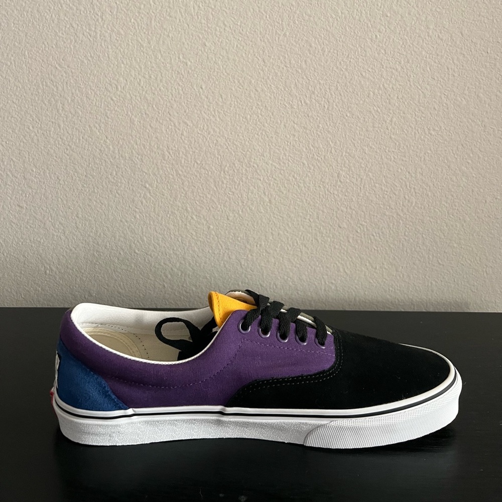 Era Vans - image 2